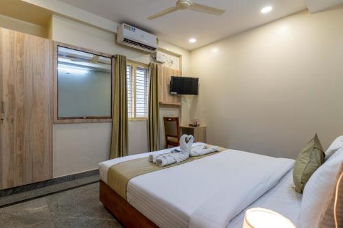 Chalet Hotel Madiwala,,3 star