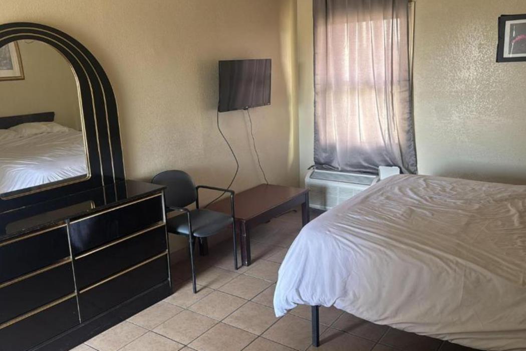 cole manor motel by oyo love field market center