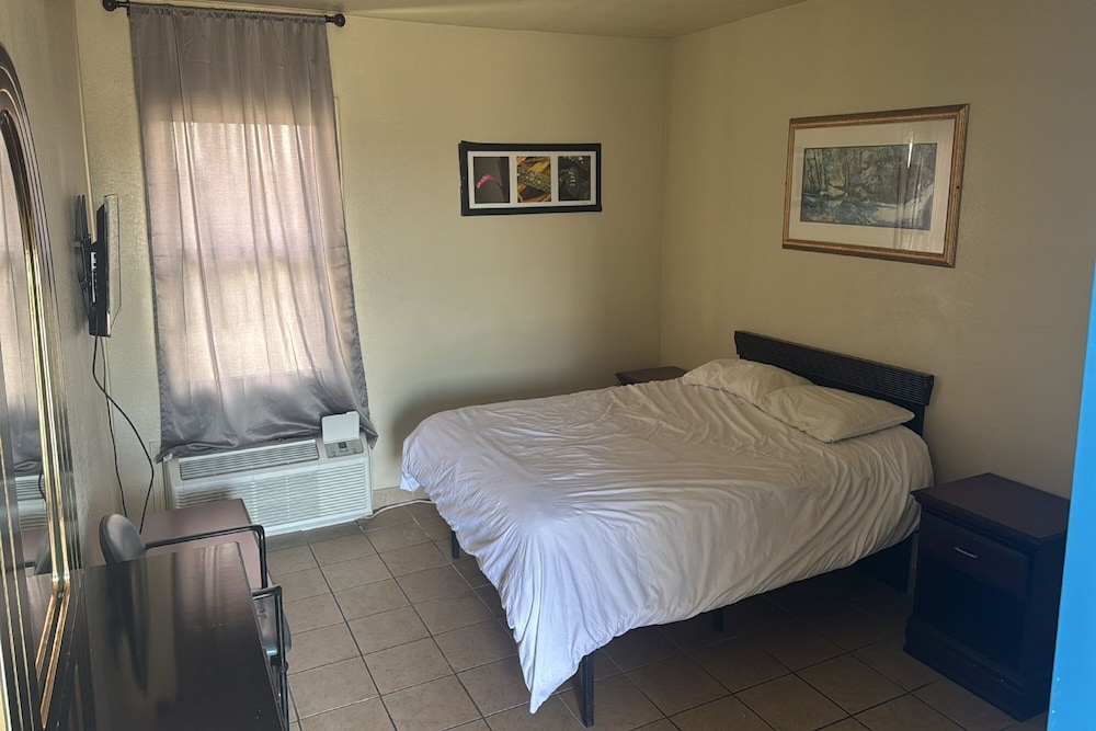 cole manor motel by oyo love field market center