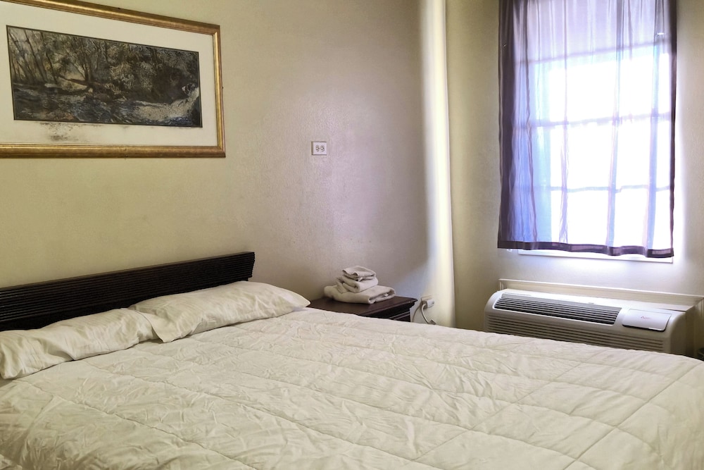 cole manor motel by oyo love field market center