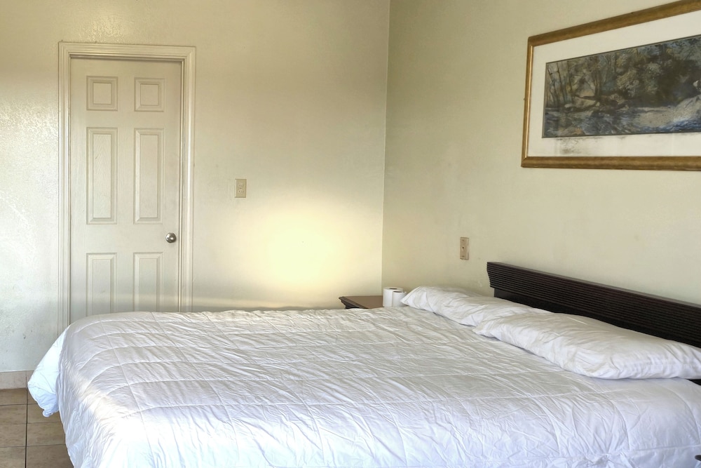 cole manor motel by oyo love field market center