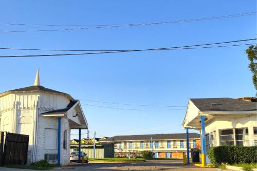 cole manor motel by oyo love field market center