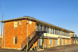 cole manor motel by oyo love field market center