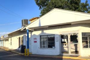 cole manor motel by oyo love field market center