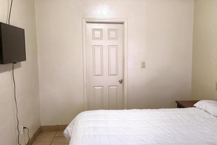 cole manor motel by oyo love field market center