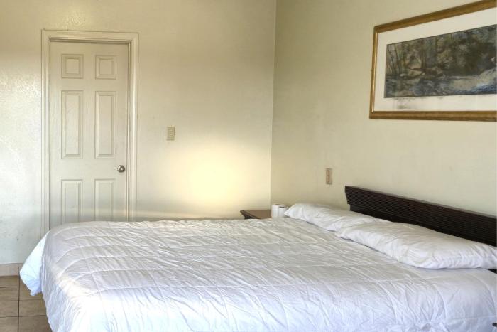 cole manor motel by oyo love field market center