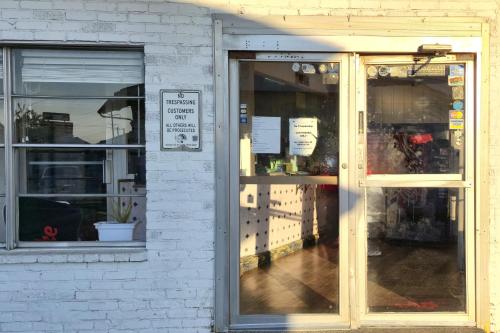 cole manor motel by oyo love field market center