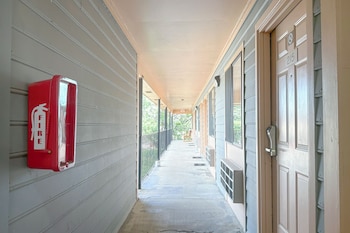 Louisville Inn By Oyo Louisville Municipal Airport,,3 star