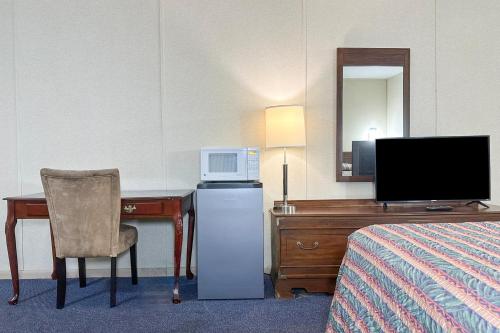 louisville inn by oyo louisville municipal airport