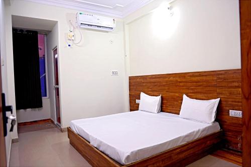 Hotel Umar Palace,,3 star