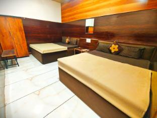 hotel om palace near mahankal mandir