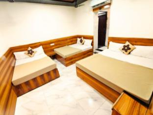 hotel om palace near mahankal mandir