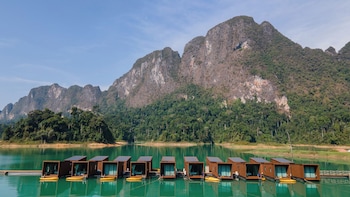 360 issara floating resort