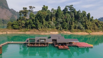 360 Issara Floating Resort,,3 star