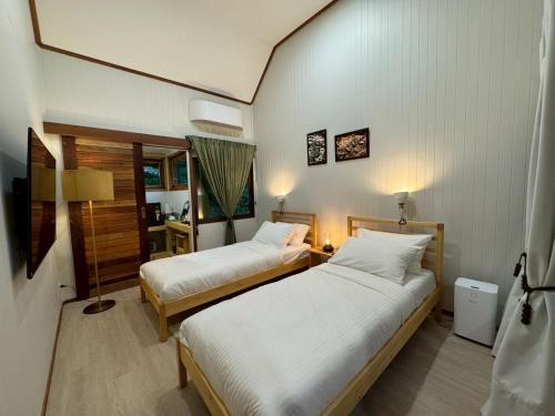 mornery the riverside