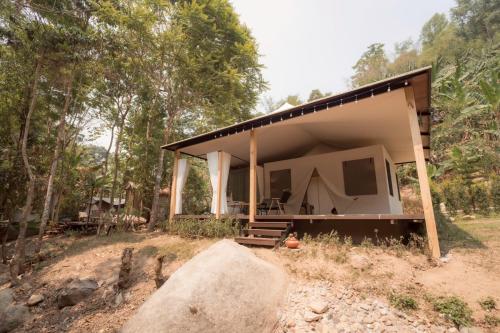 mornery the riverside