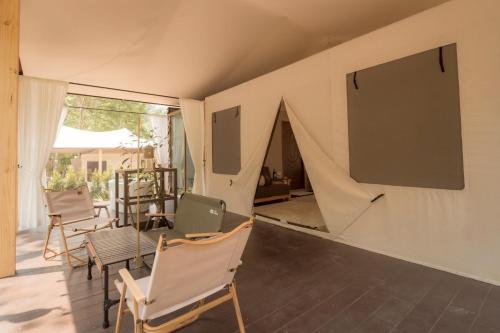 mornery the riverside