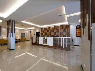the palace hotel suites8