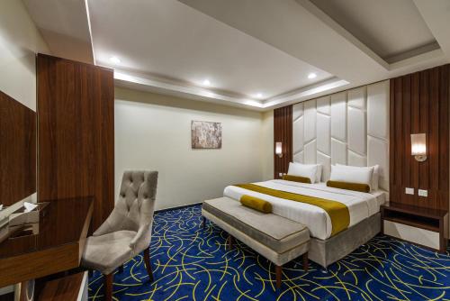 the palace hotel suites8