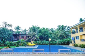 alaya stays veera marina 3 bhk apartment