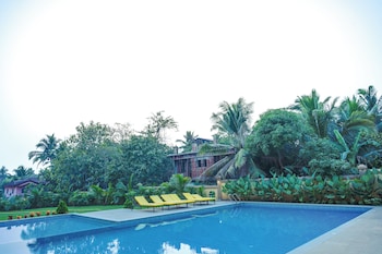 alaya stays veera marina 3 bhk apartment