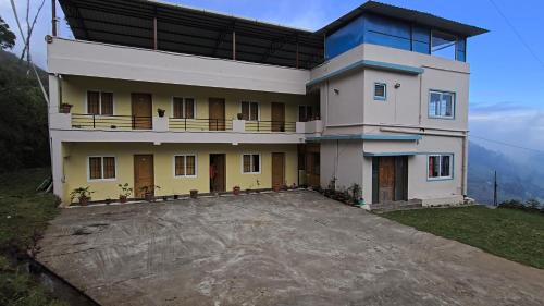 Kodai Hillscape,,3 star