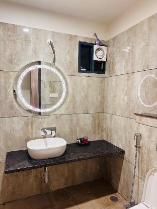 hotel guru kripa palace