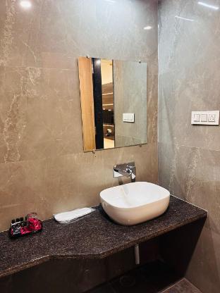 hotel guru kripa palace