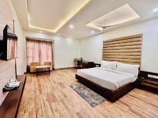 hotel guru kripa palace