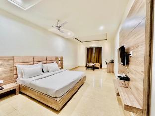 hotel guru kripa palace