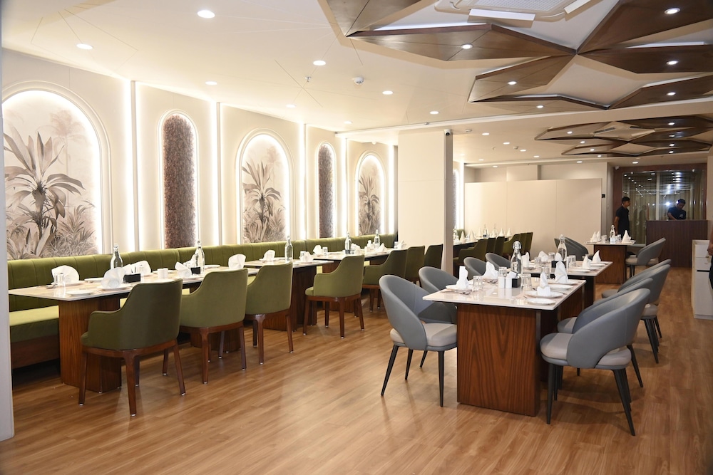 pam premium hotel vadodara