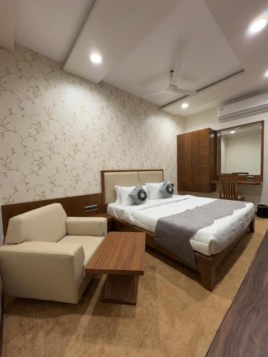 Pam Premium Hotel Vadodara,,5 star
