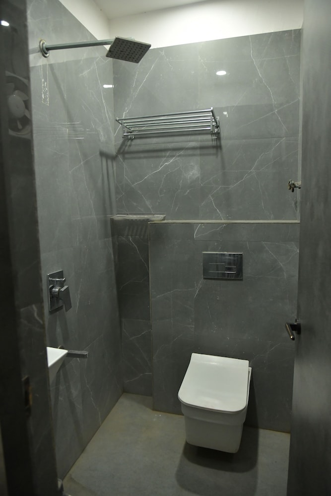 hotel m plaza dhulagar howrah