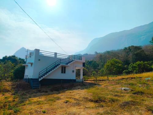 Jungle Farm House,,4 star