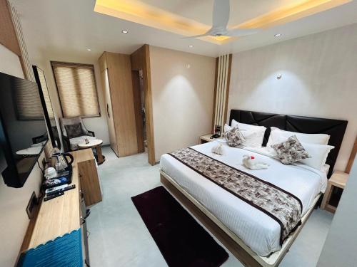 Hotel Meena Aurum Inn,,3 star