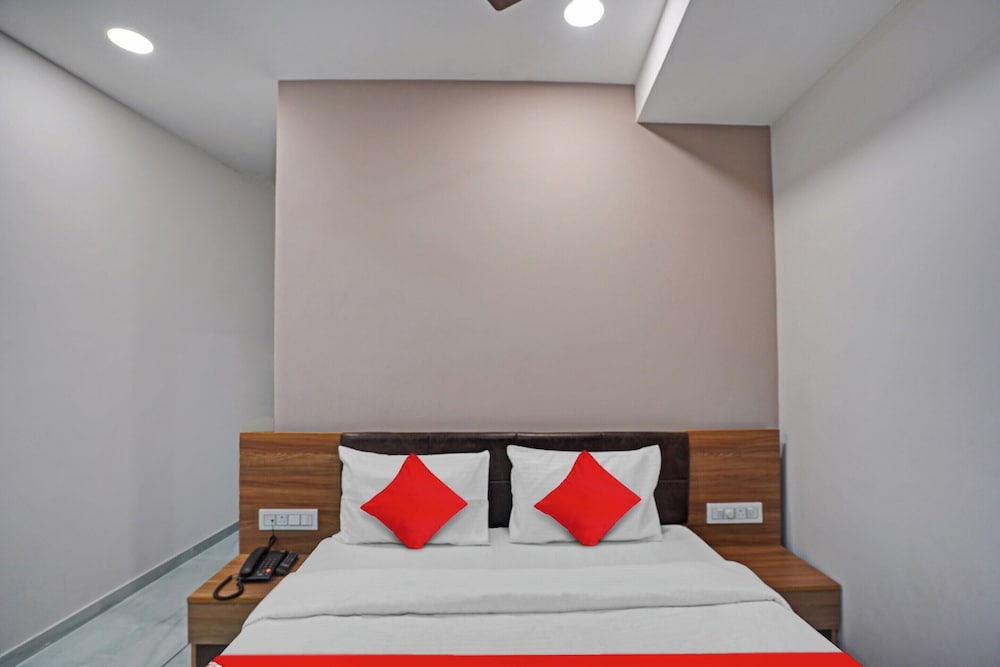 hotel sukoon best luxurious hotel rooms in surat city center