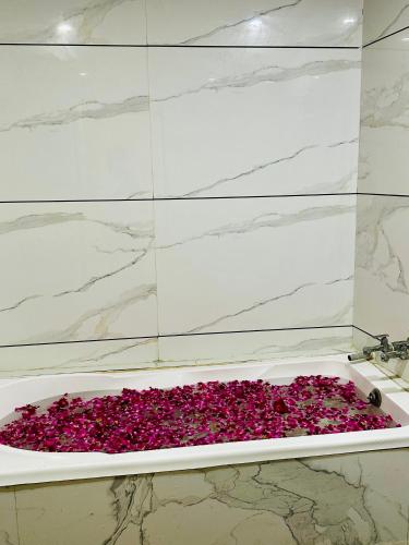 hotel sukoon best luxurious hotel rooms in surat city center