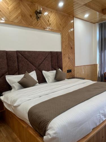 hotel mountain blue manali