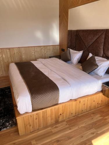 hotel mountain blue manali