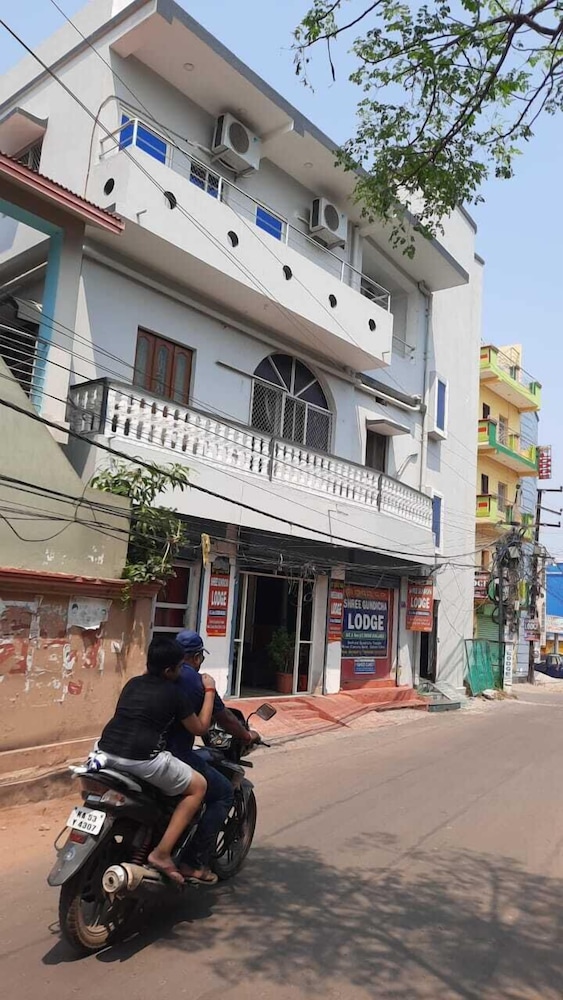 hotel shree gundicha lodge