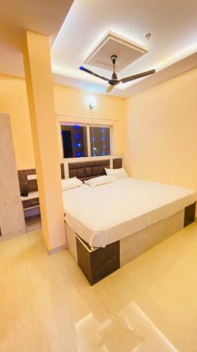 Hotel Ornate,,2 star