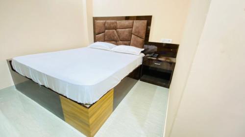 Hotel Ornate,,2 star