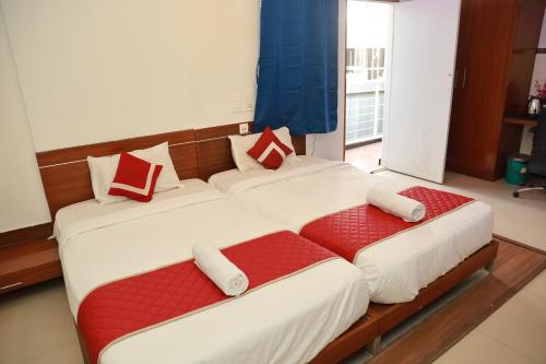 Sri Vishnu Inn,,5 star