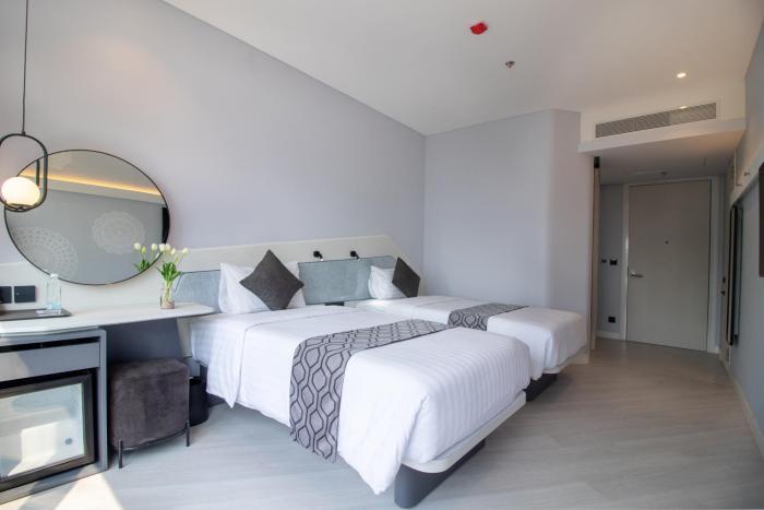 queensland hotel bangkok