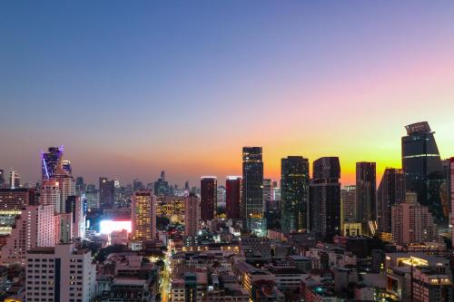 queensland hotel bangkok
