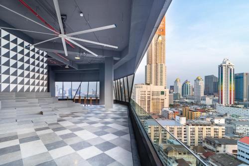 queensland hotel bangkok