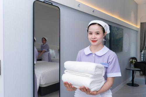 queensland hotel bangkok