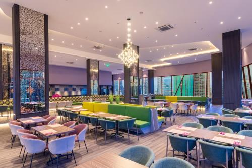 queensland hotel bangkok