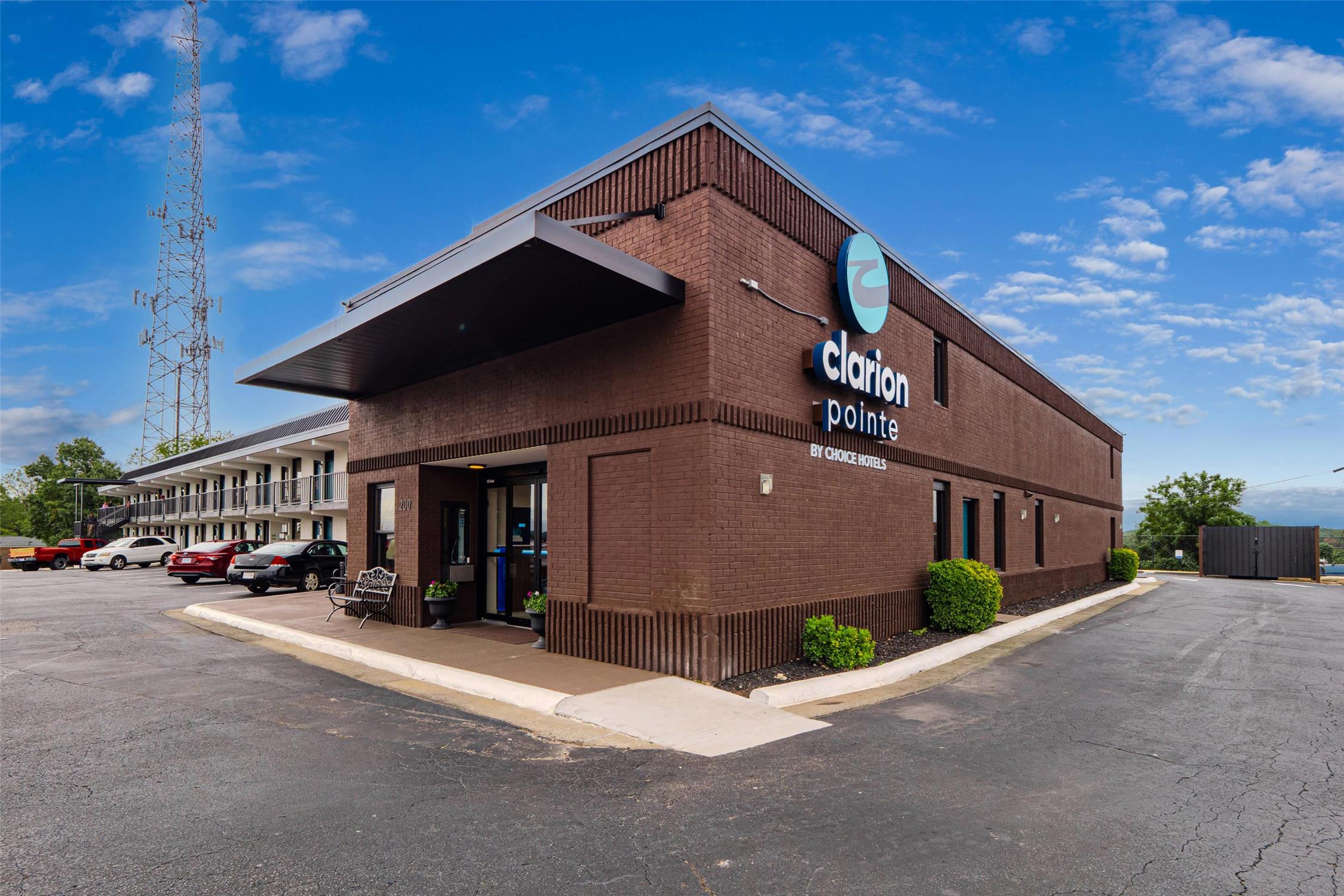 clarion pointe winston salem downtown