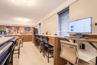 clarion pointe winston salem downtown